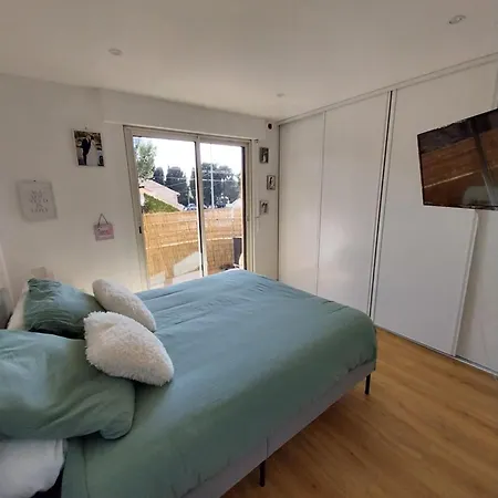 Apartment A 300m De La Frejus